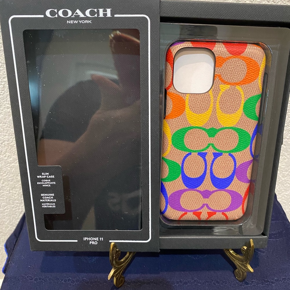 NIB AUTHENTIC COACH NEW YORK SLIM WRAP MULTICOLORED CASE FOR IPHONE 11 PRO